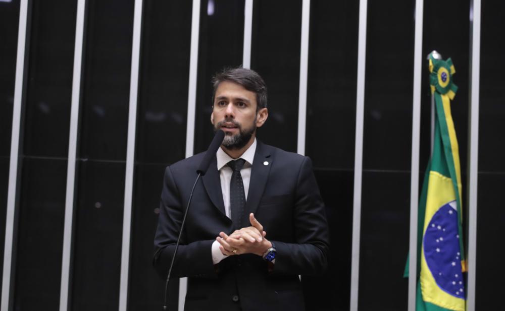 Pedro Lucas Fernandes no plenário da Câmara