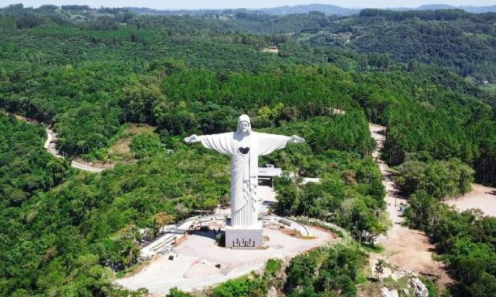Cidade gaúcha vai inaugurar estátua de Jesus maior do que o Cristo Redentor