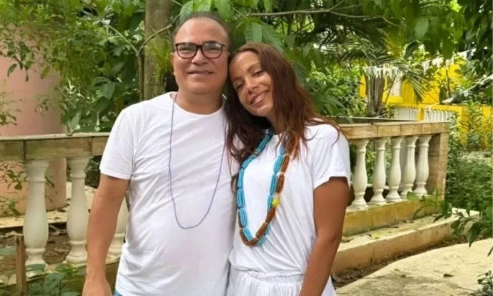 Pai de Santo de Anitta participa de ato de Bolsonaro em São Paulo