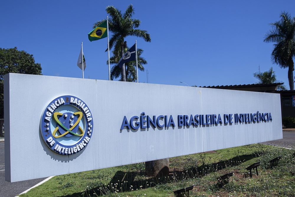 PF intima o diretor e o ex-número 2 da Abin após denúncia de espionagem contra Paraguai