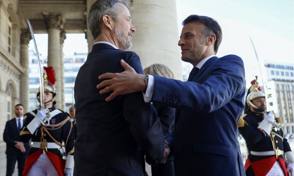 Macron expressa apoio da França ao rei da Dinamarca em meio a impasse dos EUA sobre Groenlândia