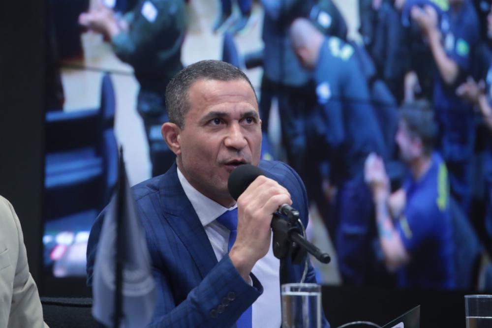 PEC da Segurança é cortina de fumaça, diz Coronel Assis
