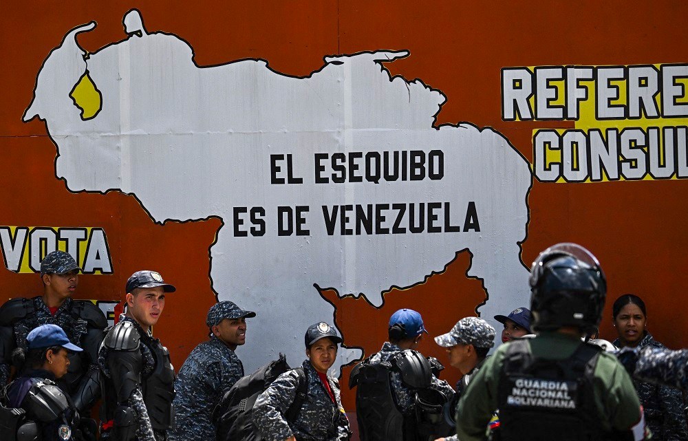 Venezuela rejeita decisão do Tribunal de Haia para suspender eleições em território disputado com a Guiana