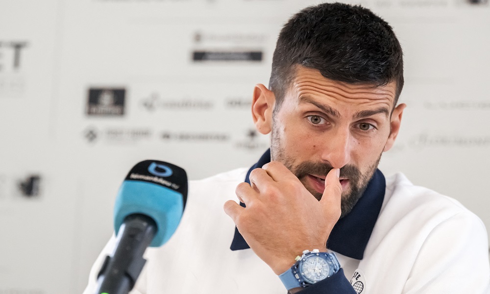 Dias antes de Roland Garros, Djokovic diz que não tem pressa para encontrar novo treinador
