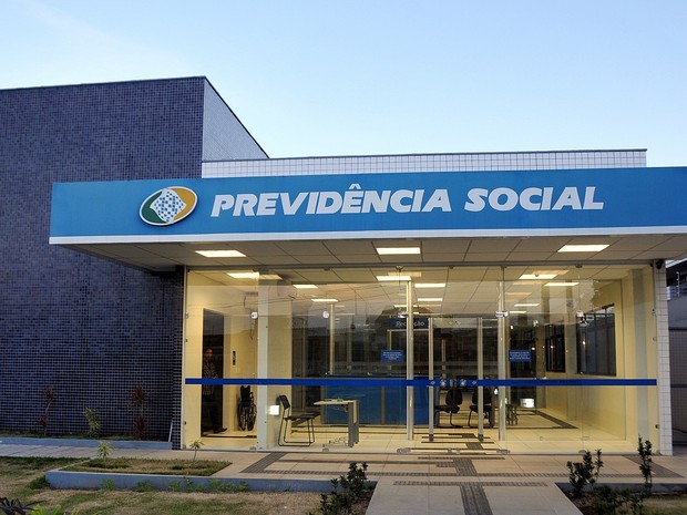 Teto para ressarcimento dos que não identificaram desconto é de R$ 1 bi, diz presidente do INSS
