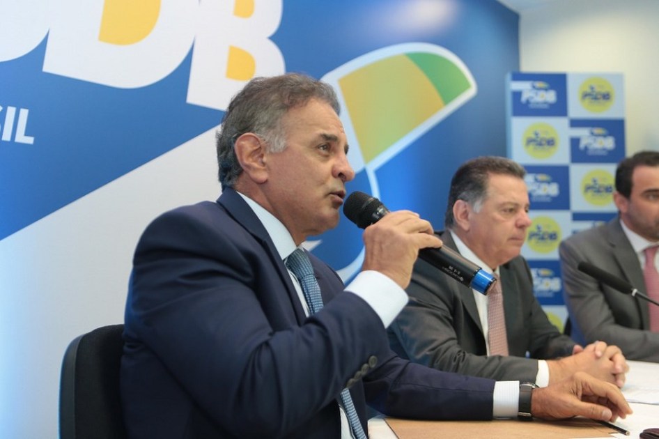 Aécio Neves