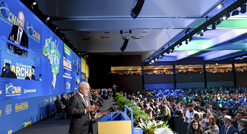 Lula recebe vaias em evento com prefeitos na capital federal