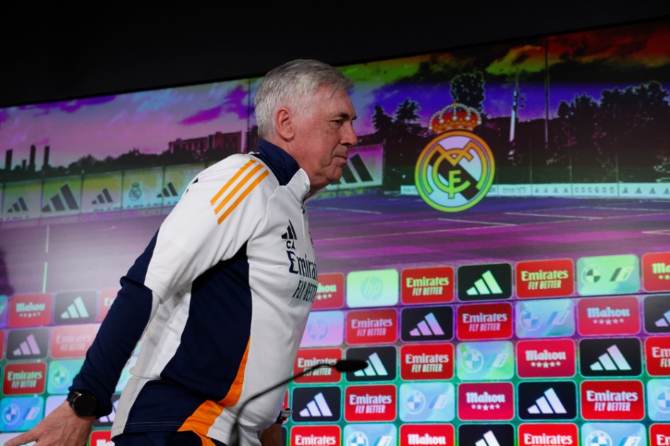 O técnico do Real Madrid, Carlo Ancelotti, durante a coletiva de imprensa após o treino da equipe realizado em Valdebebas, Madri