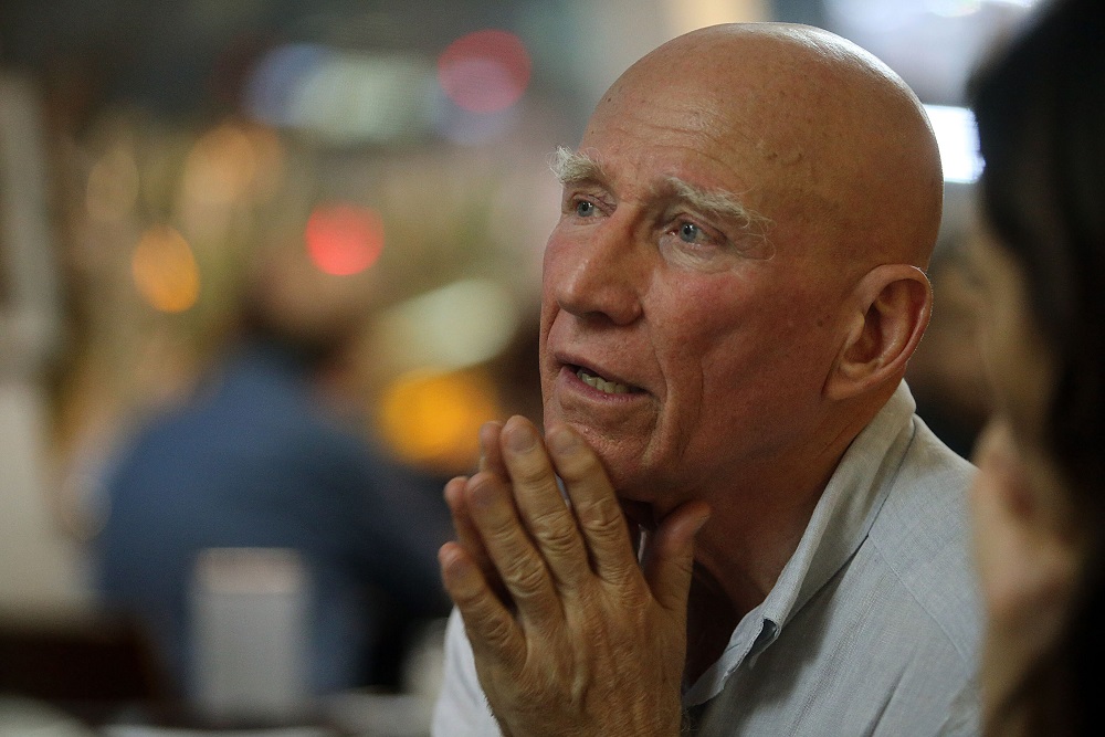 Corpo de Sebastião Salgado é cremado em Paris uma semana após a morte