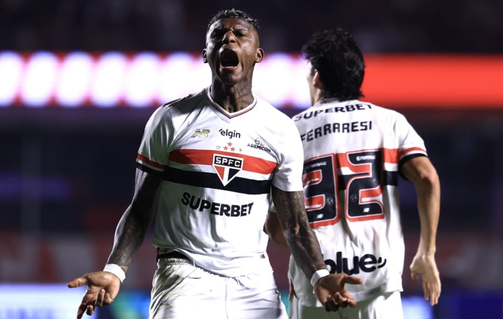 São Paulo marca duas vezes no segundo tempo e vence o Grêmio de virada no MorumBis