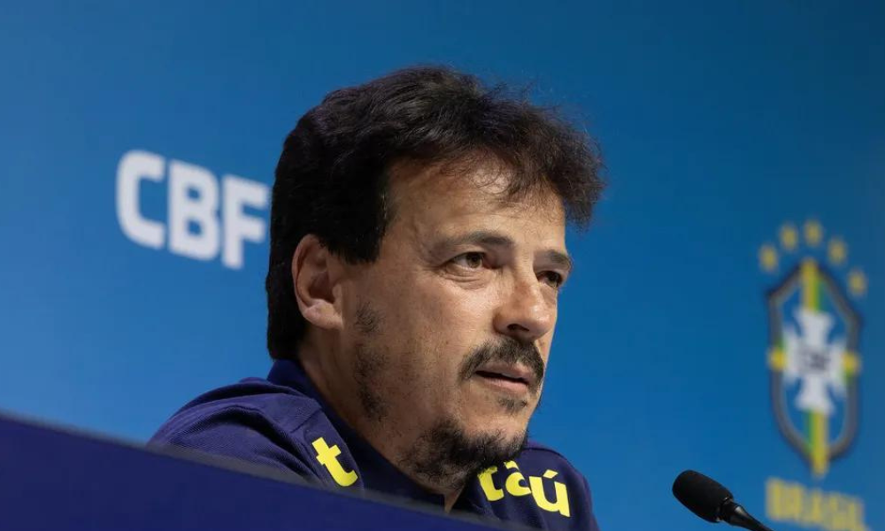 Fernando Diniz fará sua terceira convocação no comando da seleção brasileira