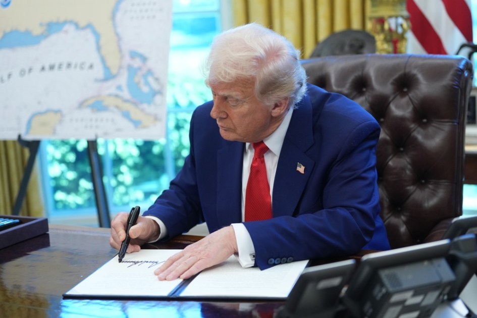Trump assina ordens executivas