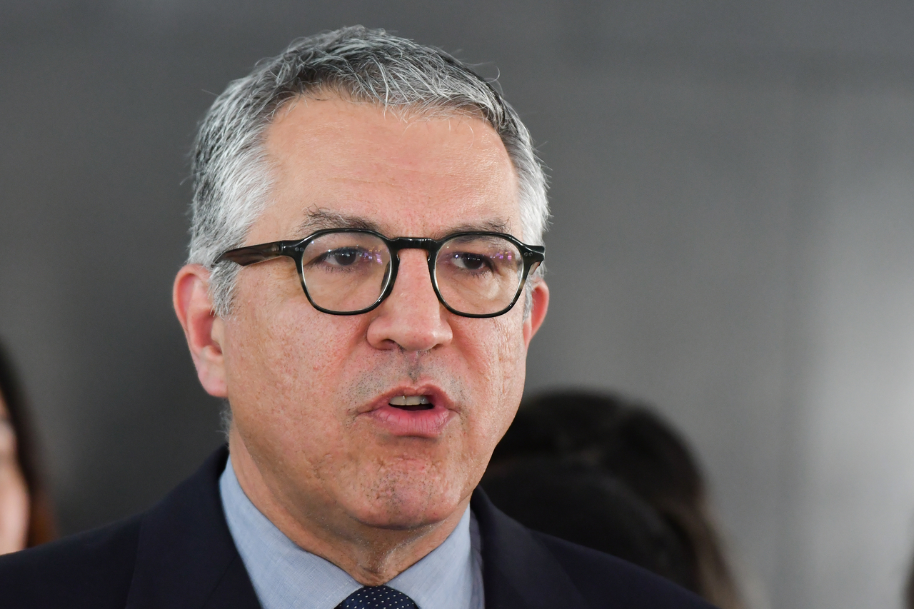 Hospitais privados que colaborarem com SUS terão dívidas e impostos abatidos, diz ministro da Saúde