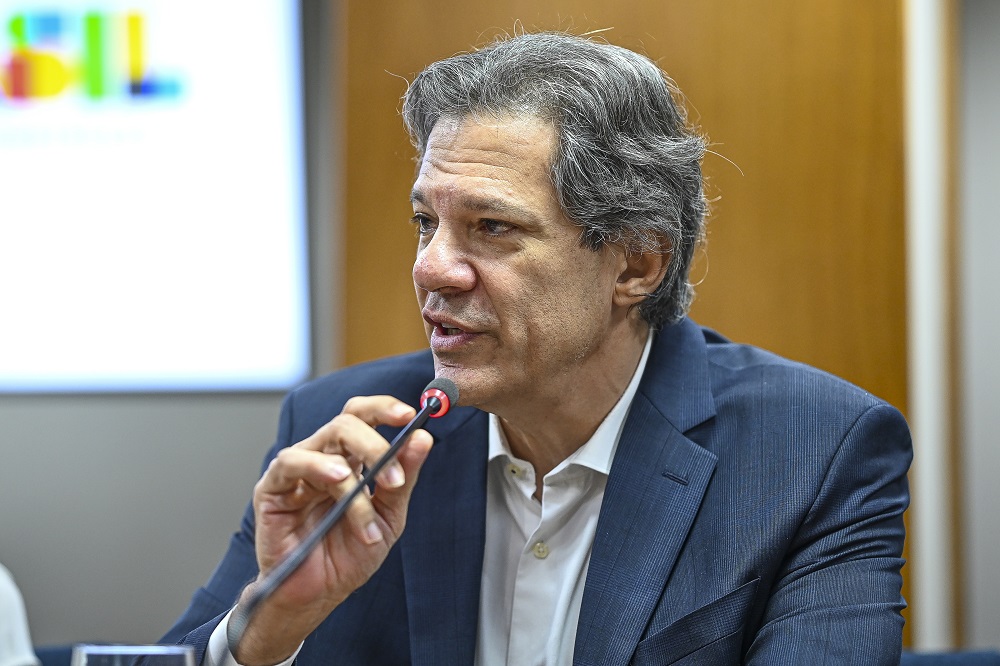 Estados Unidos vem buscando caminho de reequilibrar as contas, analisa Haddad