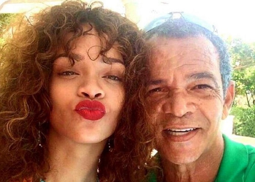 Rihanna e seu pai em foto publicada nas redes sociais