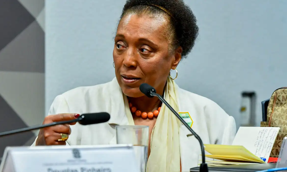 ministra Vera Lúcia Santana Araújo,