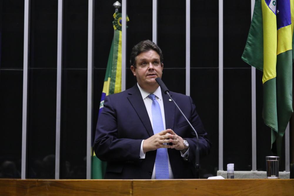 Oposição aumenta pressão sobre novo ministro da Previdência e tenta criar CPI do INSS