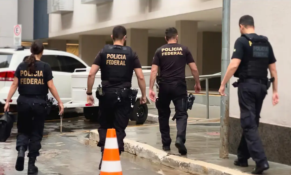 Chamada de Latus Actio 3, a operação é realizada pela Polícia Federal, pelo Grupo de Atuação Especial de Combate ao Crime Organizado (Gaeco) do Ministério Público