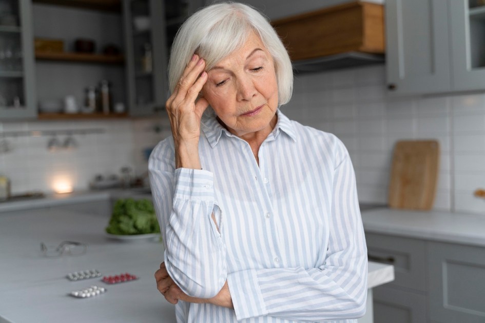 Idosa com demência - Alzheimer - esquecimento