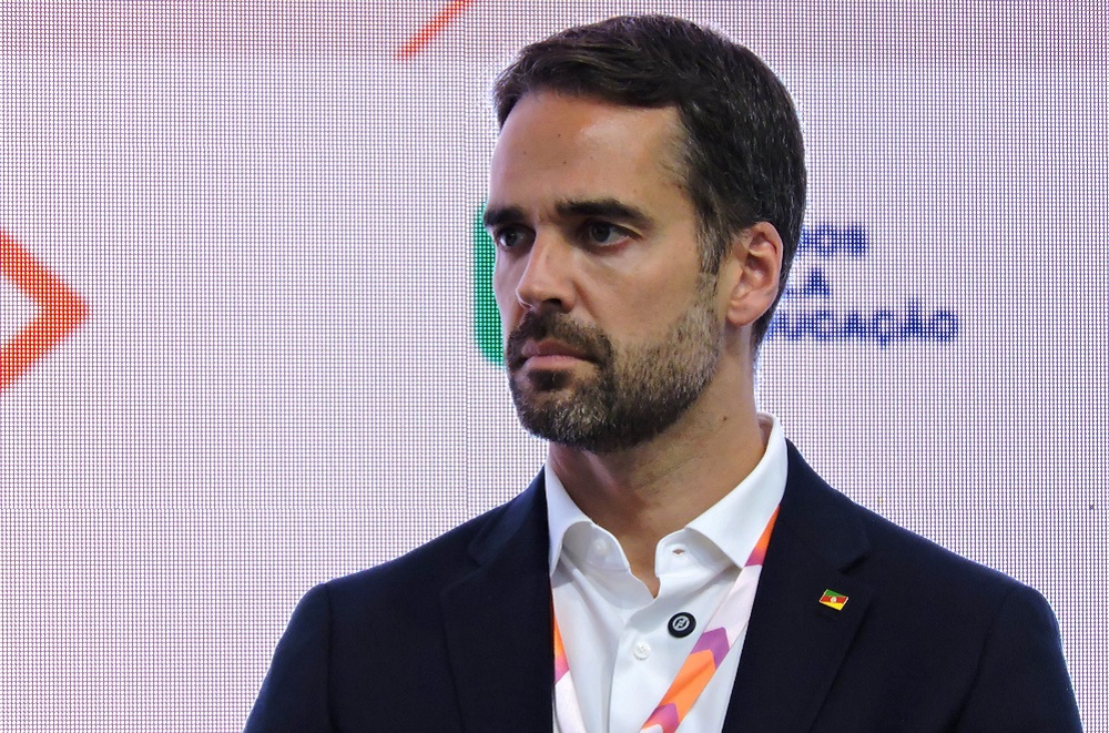 Eduardo Leite confirma pré-candidatura à Presidência pelo partido de Kassab