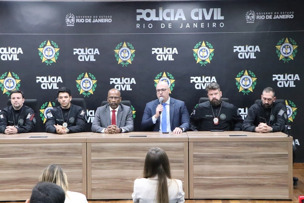 Contratos de shows serão investigados após transferência de MC Poze para cadeia