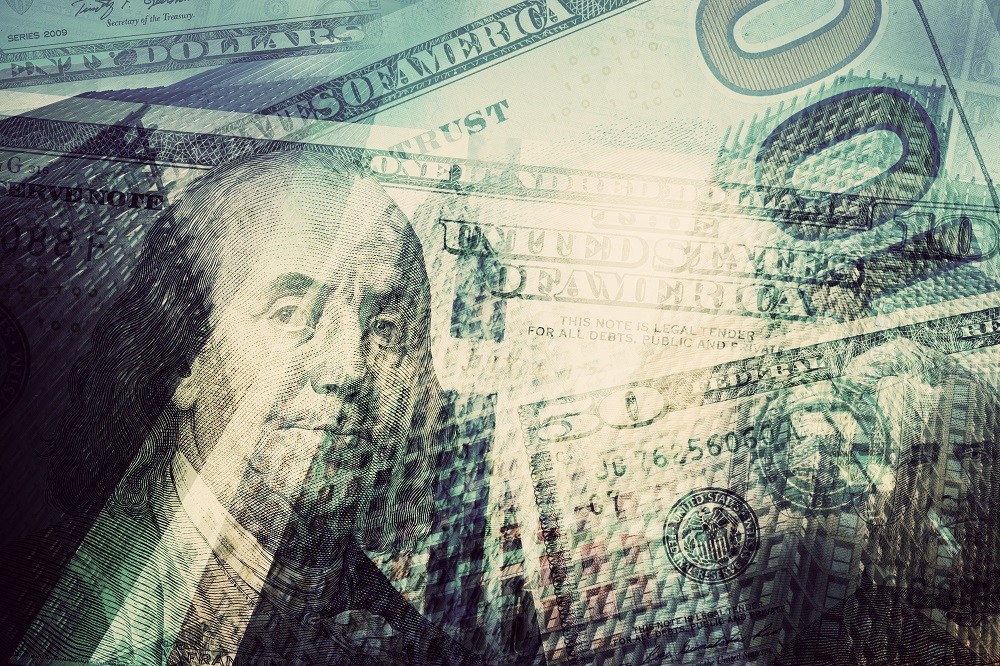 Dólar fecha a R$ 5,64 após susto com IOF; Ibovespa reage e sobe 0,40% no dia