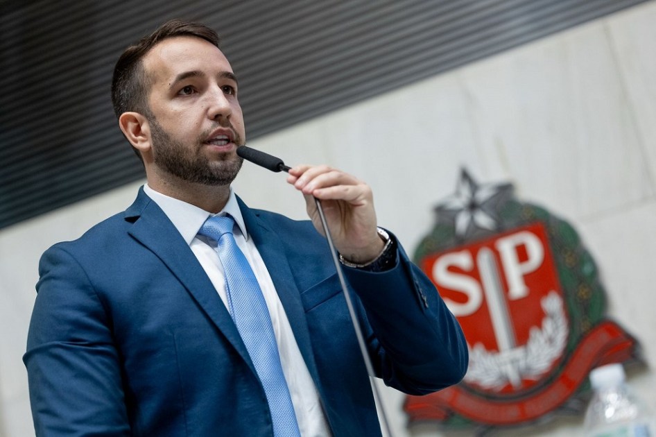 O deputado estadual Tenente Coimbra fala no plenário da Alesp