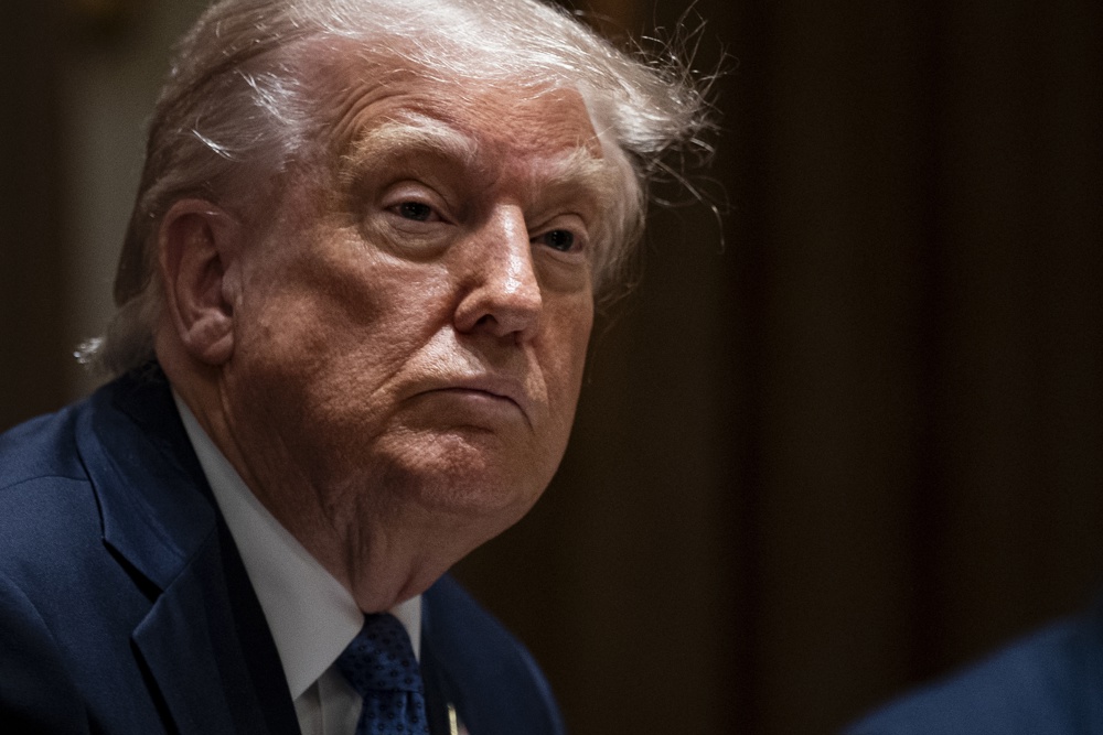 Trump ameaça Apple e União Europeia com novas tarifas