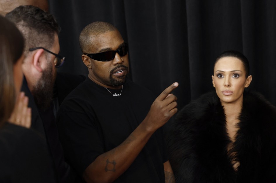 Bianca Censori, mulher de Kanye West, exibe look provocante nas redes sociais