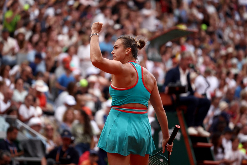 Sabalenka, número um do mundo, avança às quartas em Roland Garros