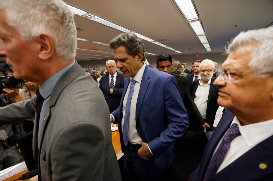 Fernando Haddad deixa Comissão de Finanças da Câmara após bate-boca com deputados da oposição