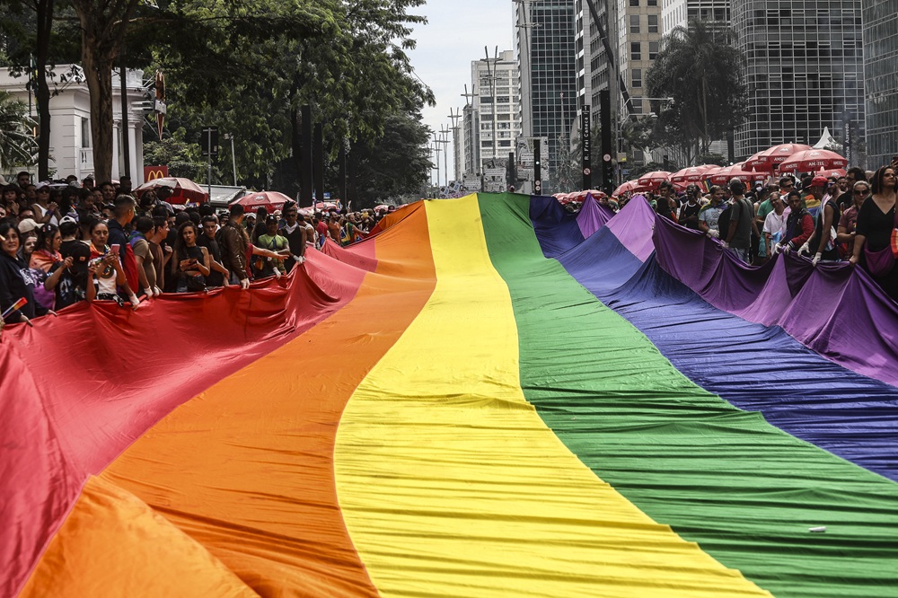 Parada do Orgulho LGBT+ de SP discute envelhecimento e etarismo; estimativa de público gera divergência