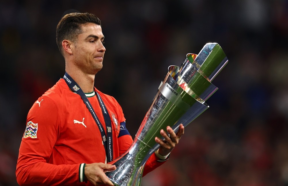 Após título com Portugal, Cristiano Ronaldo encerra mistério sobre onde vai jogar neste ano
