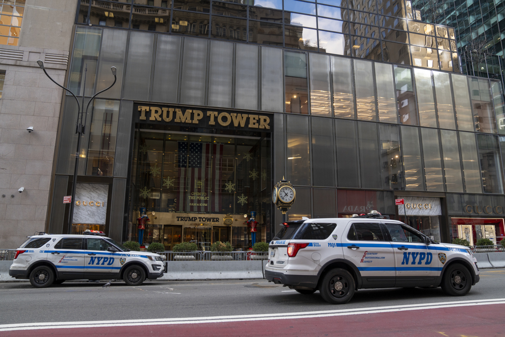AGU monitora ações de empresas de Trump contra Moraes
