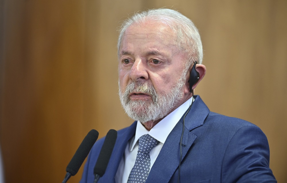 Lula perderia para Michelle Bolsonaro e empataria com Tarcísio no ES, aponta Paraná Pesquisas