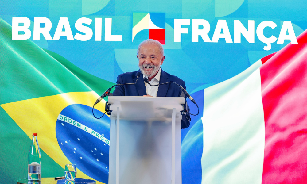 07.06.2025 - Entrevista coletiva à imprensa 07.06.2025 - Presidente da República, Luiz Inácio Lula da Silva, durante entrevista coletiva à imprensa. Local de hospedagem - Paris - França. Foto: Ricardo Stuckert / PR