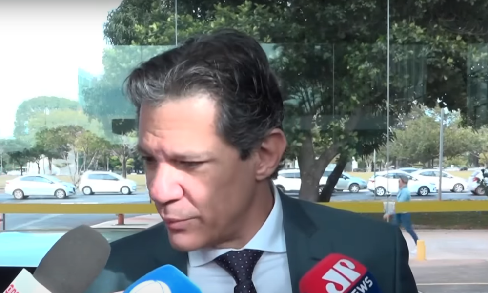 Haddad em coletiva de imprensa nesta segunda-feira (2)