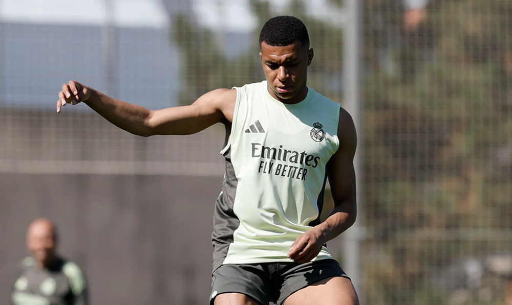 Mbappé participa de treino do Real Madrid
