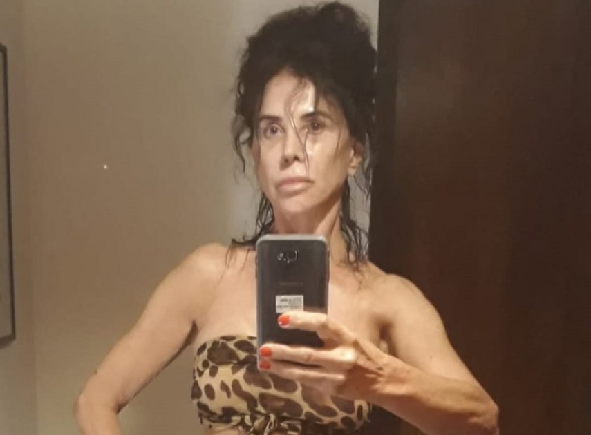 A atriz Claudia Alencar postou fotos ousadas no Instagram