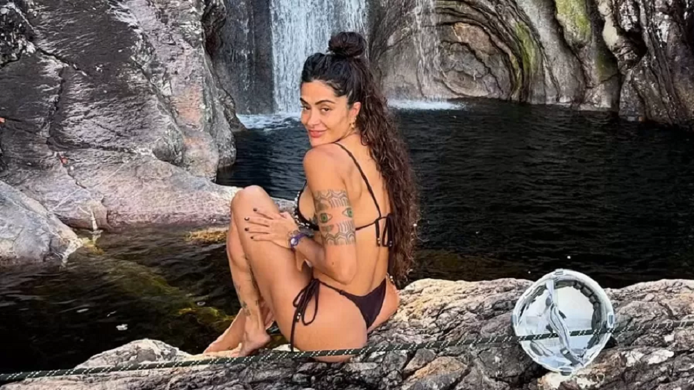 Aline Campos posa de biquíni na Chapada dos Veadeiros