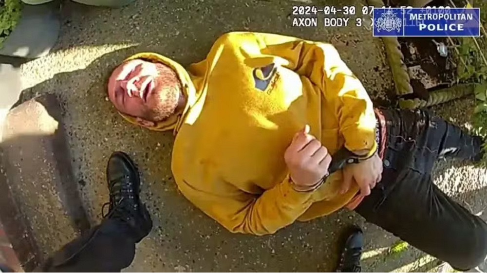 Câmera de policiais mostra o momento da prisão de Marcus Monzo, após o ataque