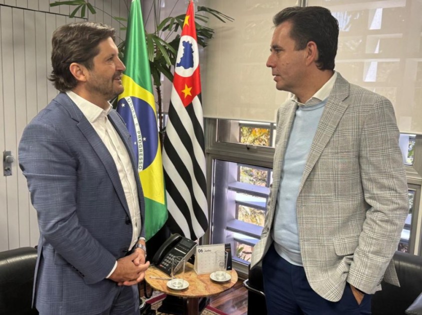 André do Prado (esq.) e Paulo Serra durante encontro na capital paulista