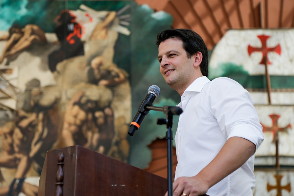 Prefeito de Curitiba nega disputar as eleições em 2026