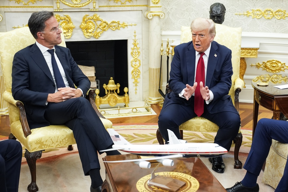 Trump ameaça Rússia com tarifa de 100% caso não chegue a acordo com Ucrânia em 50 dias