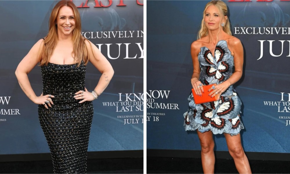 Jennifer Love Hewitt e Sarah Michelle Geller na première de "Eu Sei o Que Vocês Fizeram no Verão Passado"