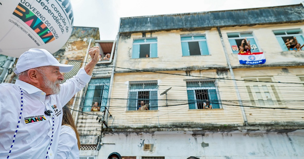 Antes de viajar à Argentina, Lula foi a Salvador, onde participou de uma caminha com apoiadores