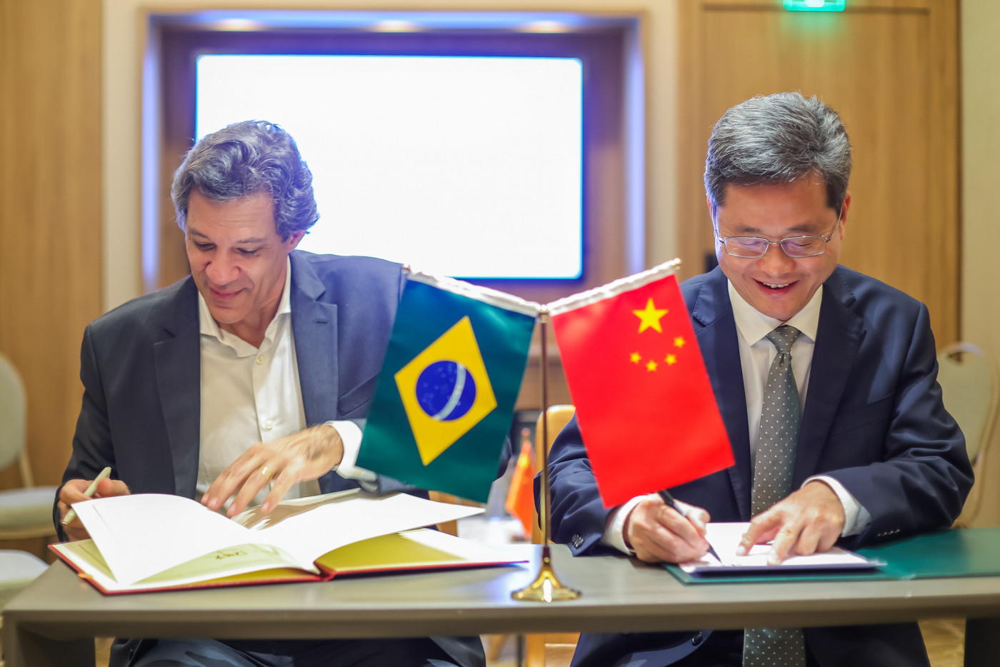 Ministros das Finanças do Brics pedem reforma urgente do FMI e do Banco Mundial