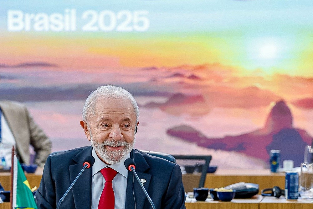 Lula reúne ministros e presidente do BC para definir medidas contra tarifa imposta pelos EUA