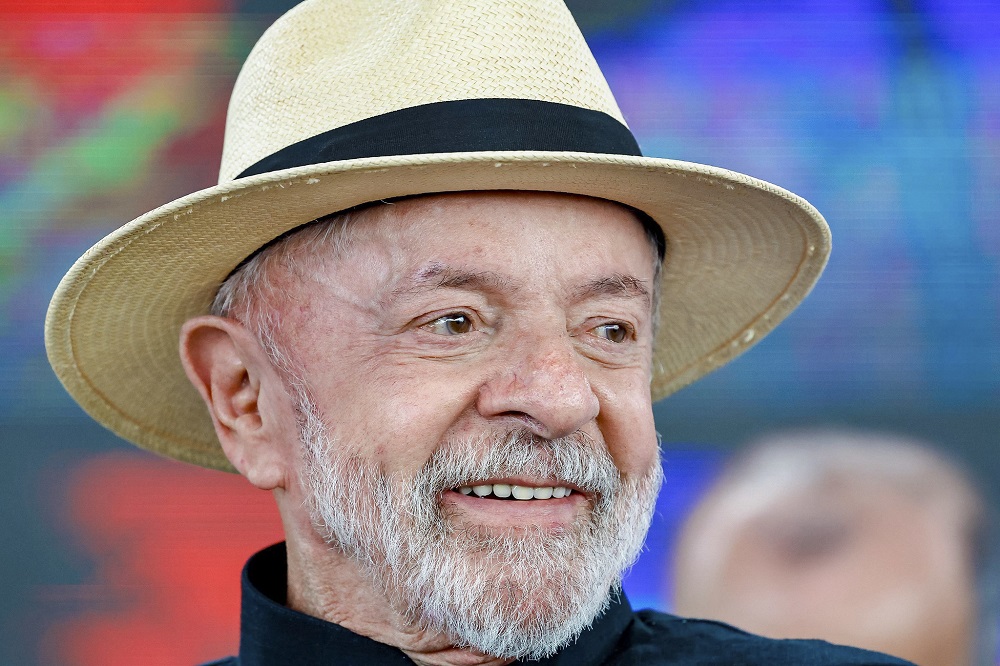 Em dia de operação contra Bolsonaro, Lula publica vídeo agradecendo Deus por mais um dia