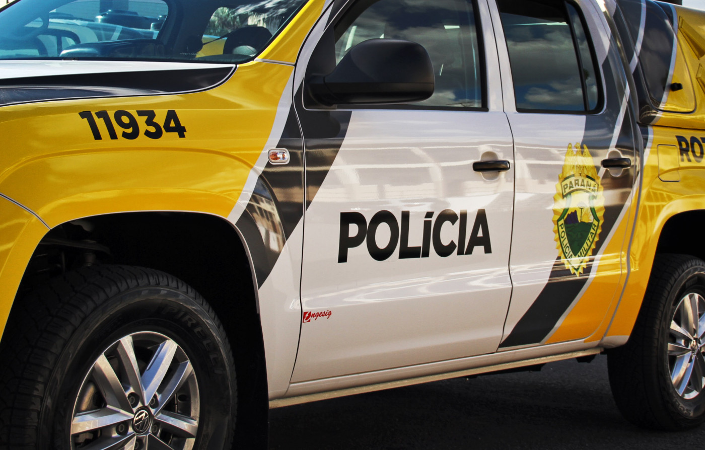 Casal é encontrado morto em apartamento após vizinhos verem sangue escorrendo pela parede
